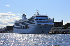 SEVEN  SEAS  MARINER