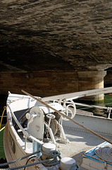 Sous le pont de la Concorde