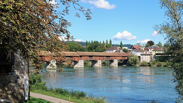 Holzbrücke über den Rhein