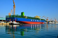 New build container ship HYUNDAI JUPITER in DSME