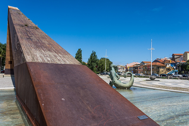 Sonnenuhr auf dem Praça da Alfândega - Vila do Conde... P.i.P.  (© Buelipix)