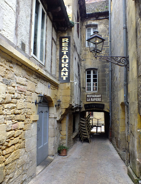 Ruelle à Sarlat à la tombée du jour