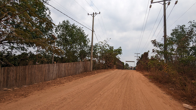 Un pont discret en vue / Discreet bridge
