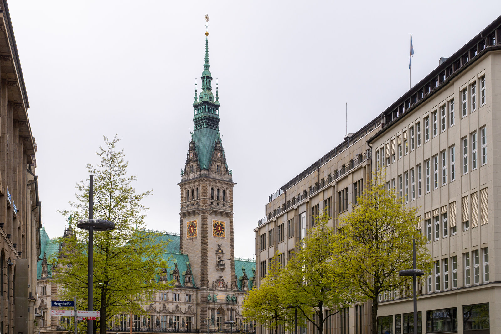 Hamburgtreffen 2024 - Spaziergang nach der Ankunft in Hamburg