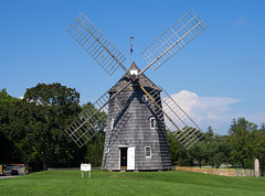Ancien Moulin à Vent→→→→→→→→EXPLORER