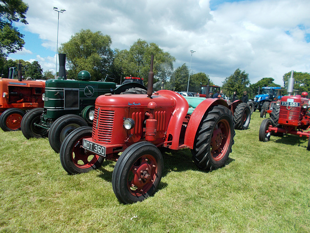 STTES[24] - more old tractors