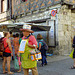 Vendeur de vanille au marché de St Foy la Grande (33)