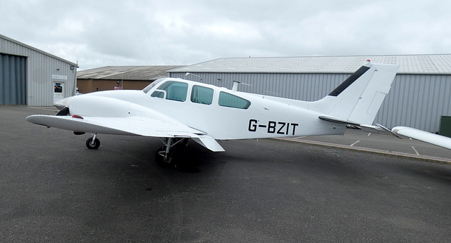 Beech 95-B55 Baron G-BZIT