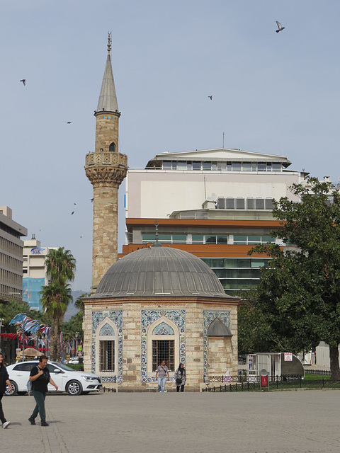 Konak Camii.