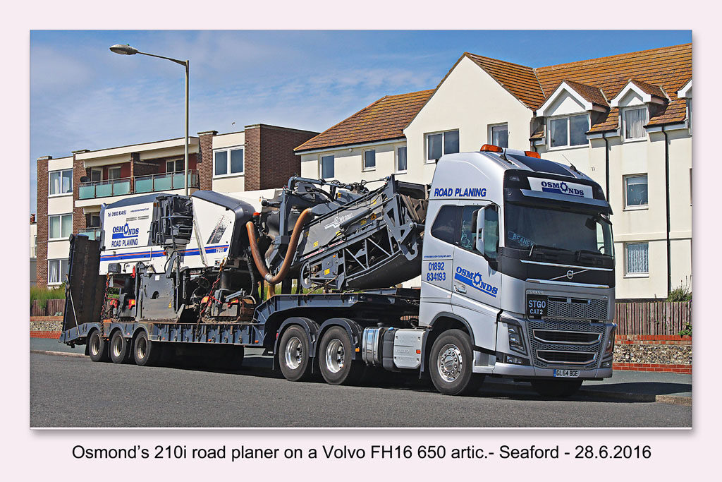 Road planer on an artic - Seaford - 28.6.2016