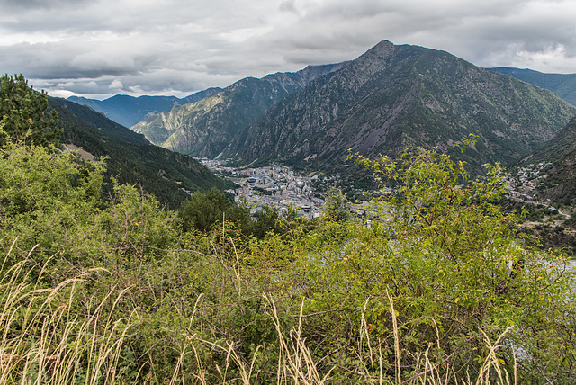 Andorre - Escaldes Engordany - Décoration et expositions d'œuvres de rues -  ( 7 notes )