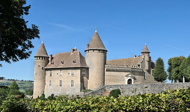 Val-de-Virieu (38). Château de Virieu.  28 septembre 2023.