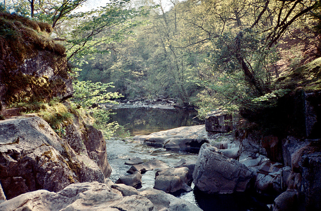 Porth yr Ogof Cave on Afon Mellte (Scan from 1991)