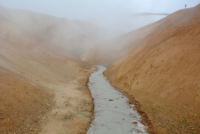 Iceland, Kerlingarfjöll, Moving upstream a Rivulet