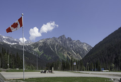 auf dem Rogers Pass ... mit der schönsten Flagge der Welt ;-) (© Buelipix)