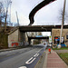 Gahlensche Straße mit Eisenbahnbrücke und Erzbahnschwinge (Bochum) / 14.01.2019