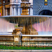 Napoli : la fontana di fronte al teatro S.Carlo -