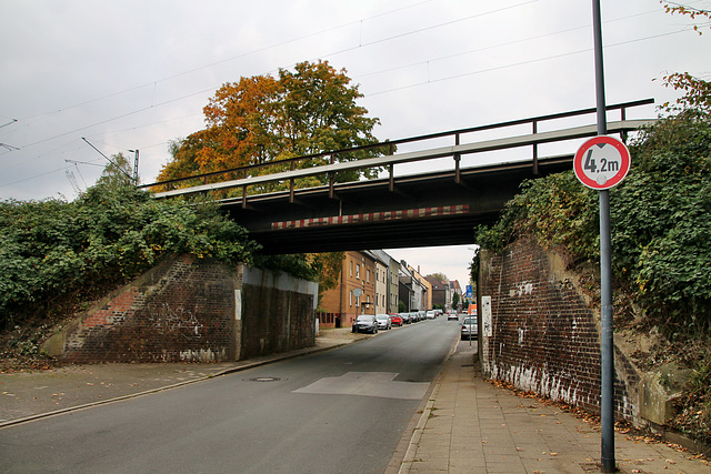 Reitkamp, Brücke der Hamm-Osterfelder Bahnstrecke (Herten) / 17.10.2020