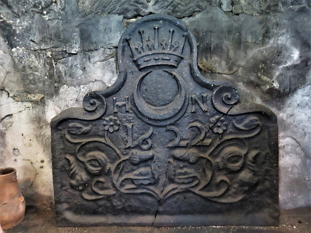 michelham priory, sussex   (37)iron fireback 1622