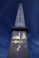 L'Obélisque de Louxor , place de la Concorde .