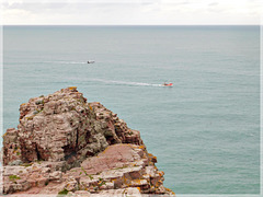Vue depuis le cap Fréhel (22): Retour de pêche à la coquille Saint Jacques du cap d'Erquy