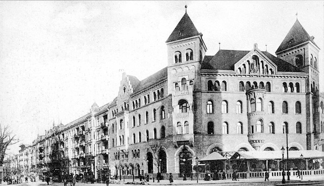 Romanisches Café Kudamm 238-43