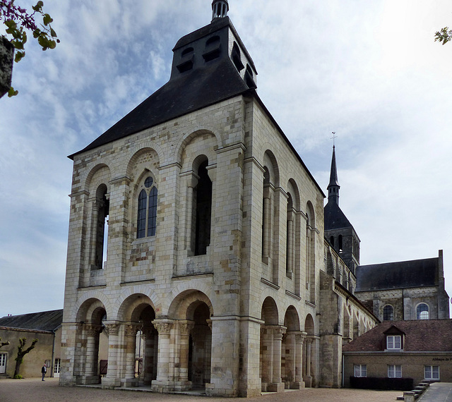 Saint-Benoît-sur-Loire - Abbey