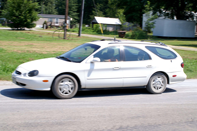 Ford Taurus Station Wagon