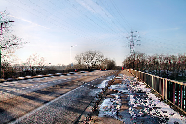 Mannesmannstraße, Brücke über der HKM-Werksbahn (Duisburg-Hüttenheim) / 20.01.2024