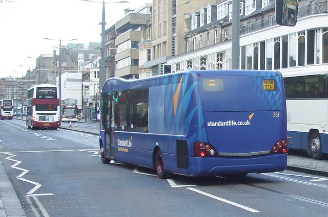 DSCF7402 Lothian Buses 281 (SN08 BZA) in Edinburgh - 8 May 2017