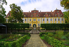 Ein Schloss für Mönche - A castle for monks Ein Schloss für Mönche - A castle for monks