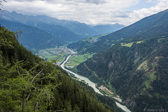 Blick auf das Inntal mit der Ortschafz Prutz (© Buelipix)