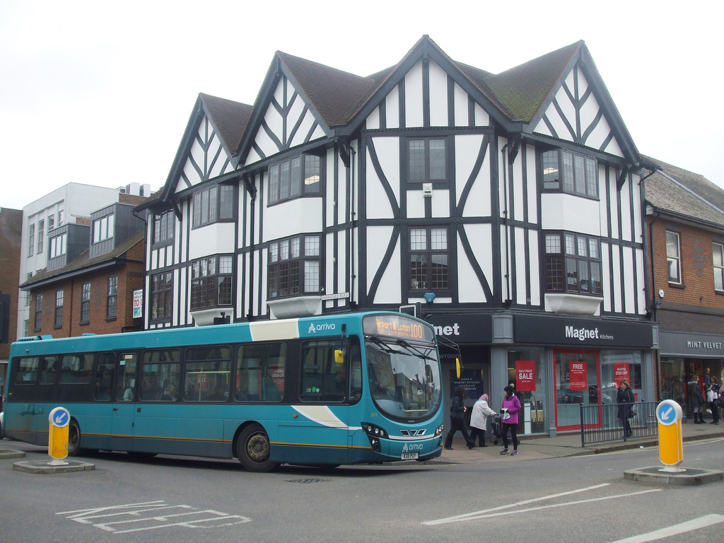 DSCF0836 Arriva 3879 (KX11 PUY) in Hitchin - 23 Feb 2018