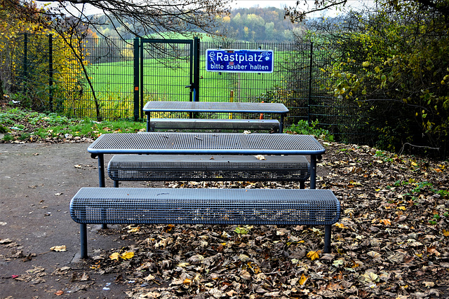 Rest area. Please keep clean.