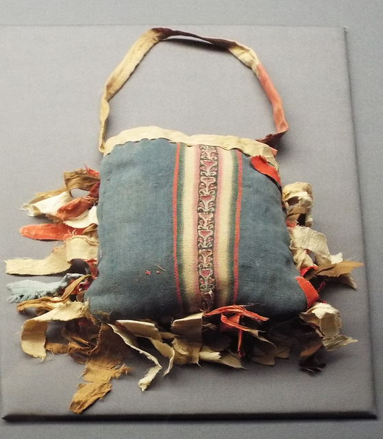 Eastern Han Pouch in the Metropolitan Museum of Art, July 2017