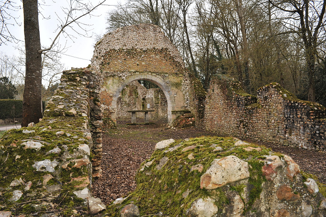 Ruines de l'église du Villalet