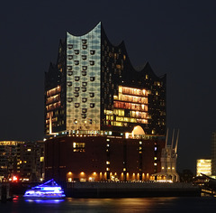 Elbphilharmonie @ night & PiP