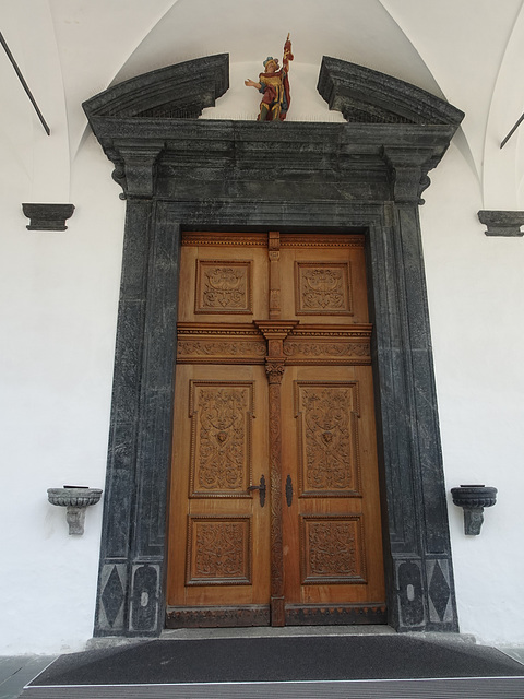 Haupteingang Katholische Kirche St. Mauritius in Naters