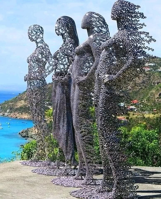 Sculpture de Jean Martin faite avec des boulons métalliques