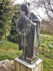 eaton hastings, berks,looking like a reused victory figure, frampton's c20 memorial to lord faringdon +1920 and his wife