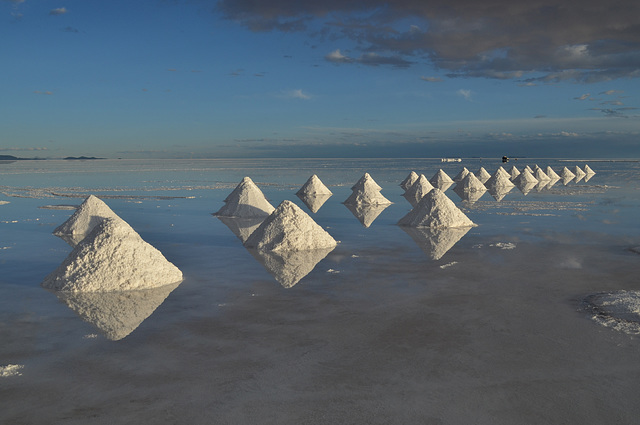 Bolivia, Salar de Uyuni, Cones of Salt