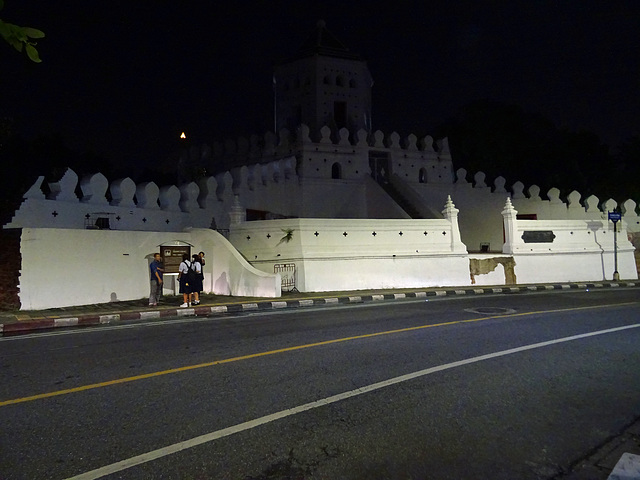 Pom Phra Sumen at night ,Bangkok_Thailand