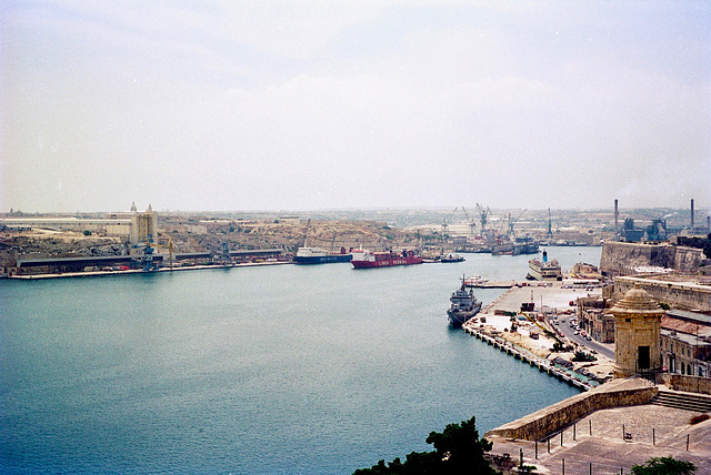 Grand Harbour, Valletta (Scan from 1995)