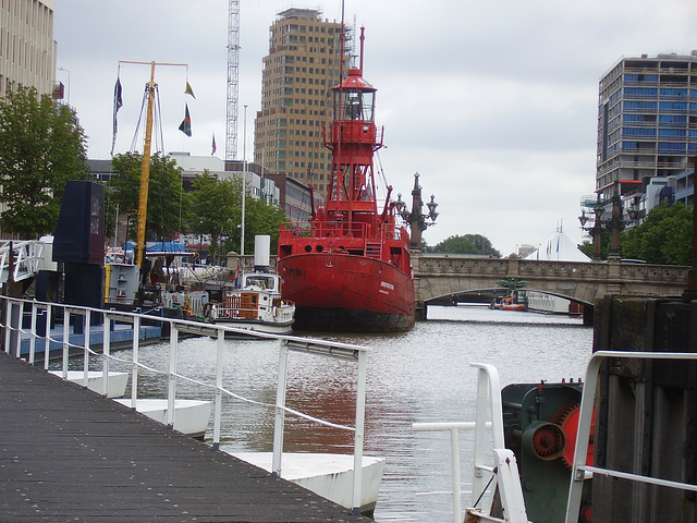 ESP - 93a - MMR : lightship (stern)