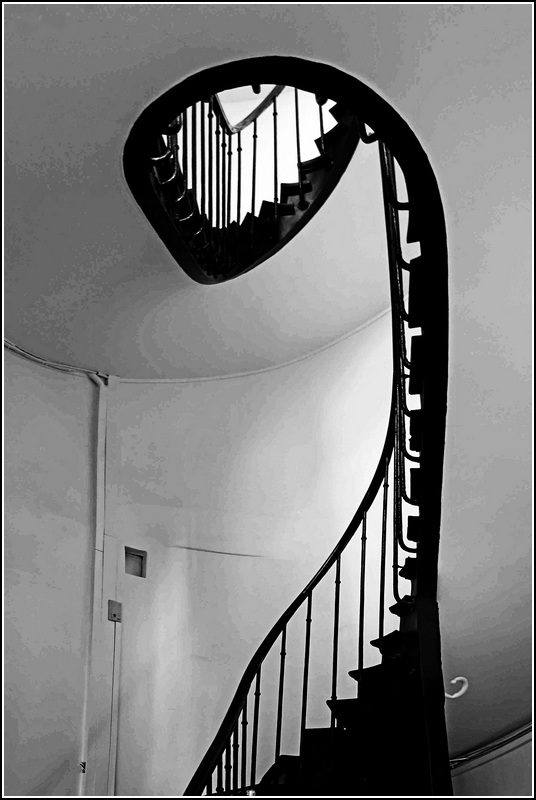 La cage d'escalier (2)