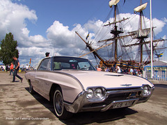 1963 Ford Thunderbird. Ostindiefararen Götheborg. Åmål.20.Juli.2015.