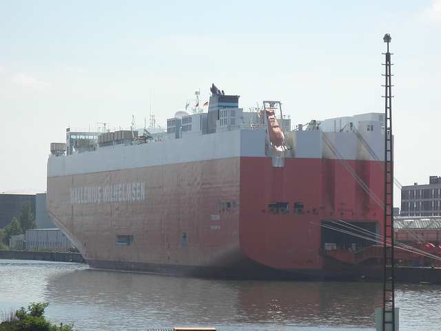 Autotransporter TOSCANA in Bremerhaven