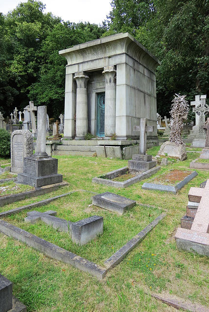 putney vale cemetery, london putney vale cemetery, london