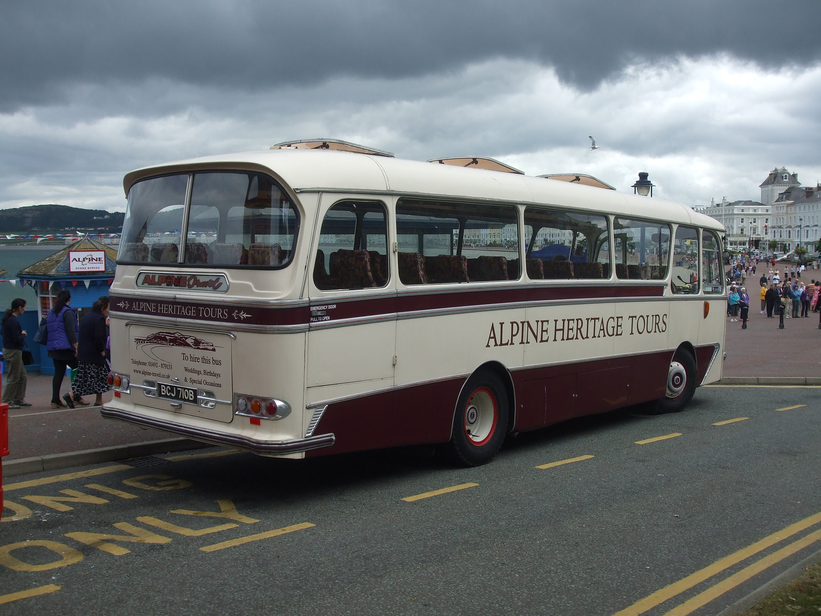 DSCF9898 Alpine Coaches BCJ 710B