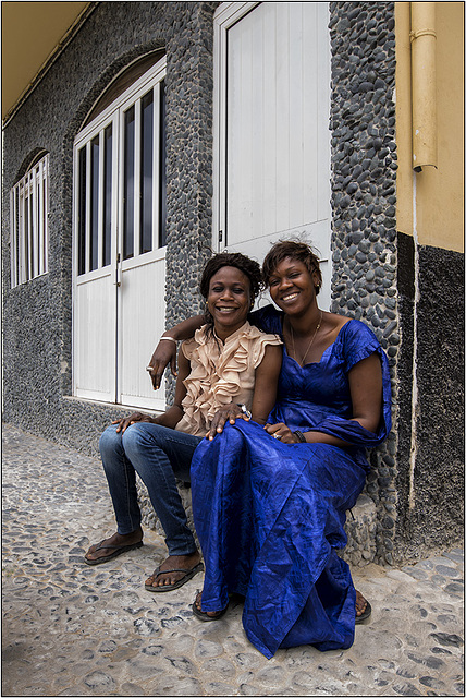 Deux sourires.